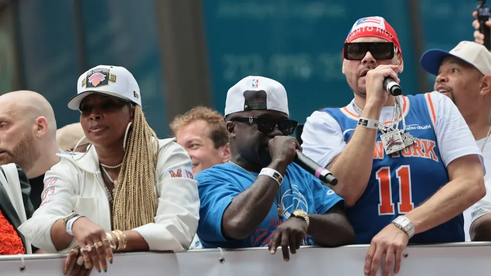 Fat Joe, Mary J. Blige, Wu-Tang Clan та інші розважають переможний парад Нью-Йорк Нікс з виступом у форматі таг-тим